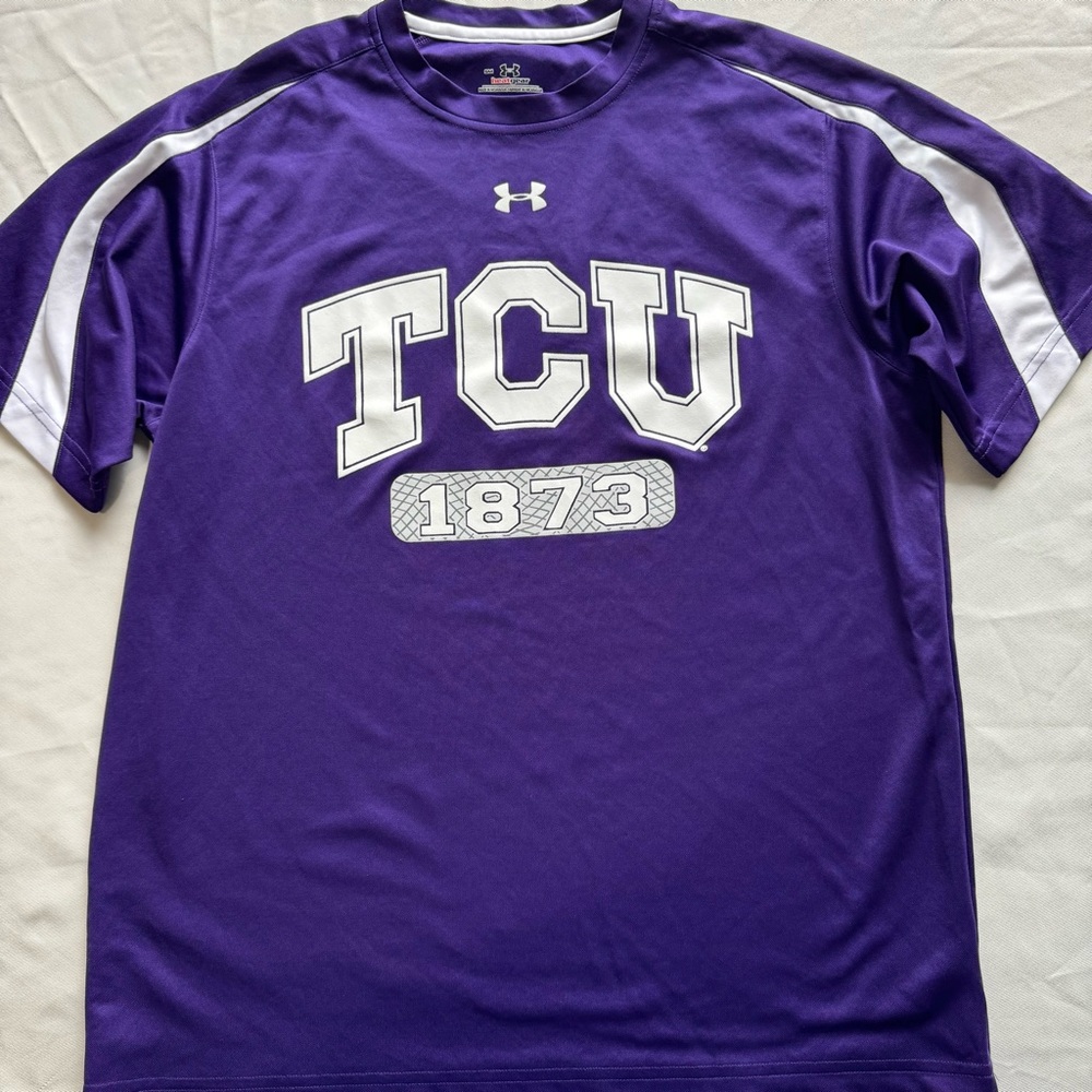 Under Armour Heat Gear TCU shirt
Adult Medium